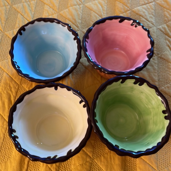 Sur la Table, 4 Piece Set of Waffle Cone Bowls - Picture 3 of 7